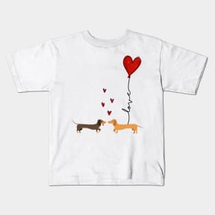 Dachshund Couple With Love Heart Valentines Day Kids T-Shirt